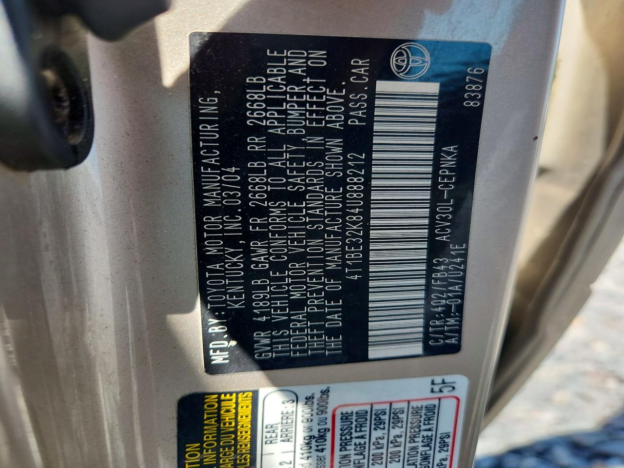 2004 TOYOTA CAMRY LE photo 34