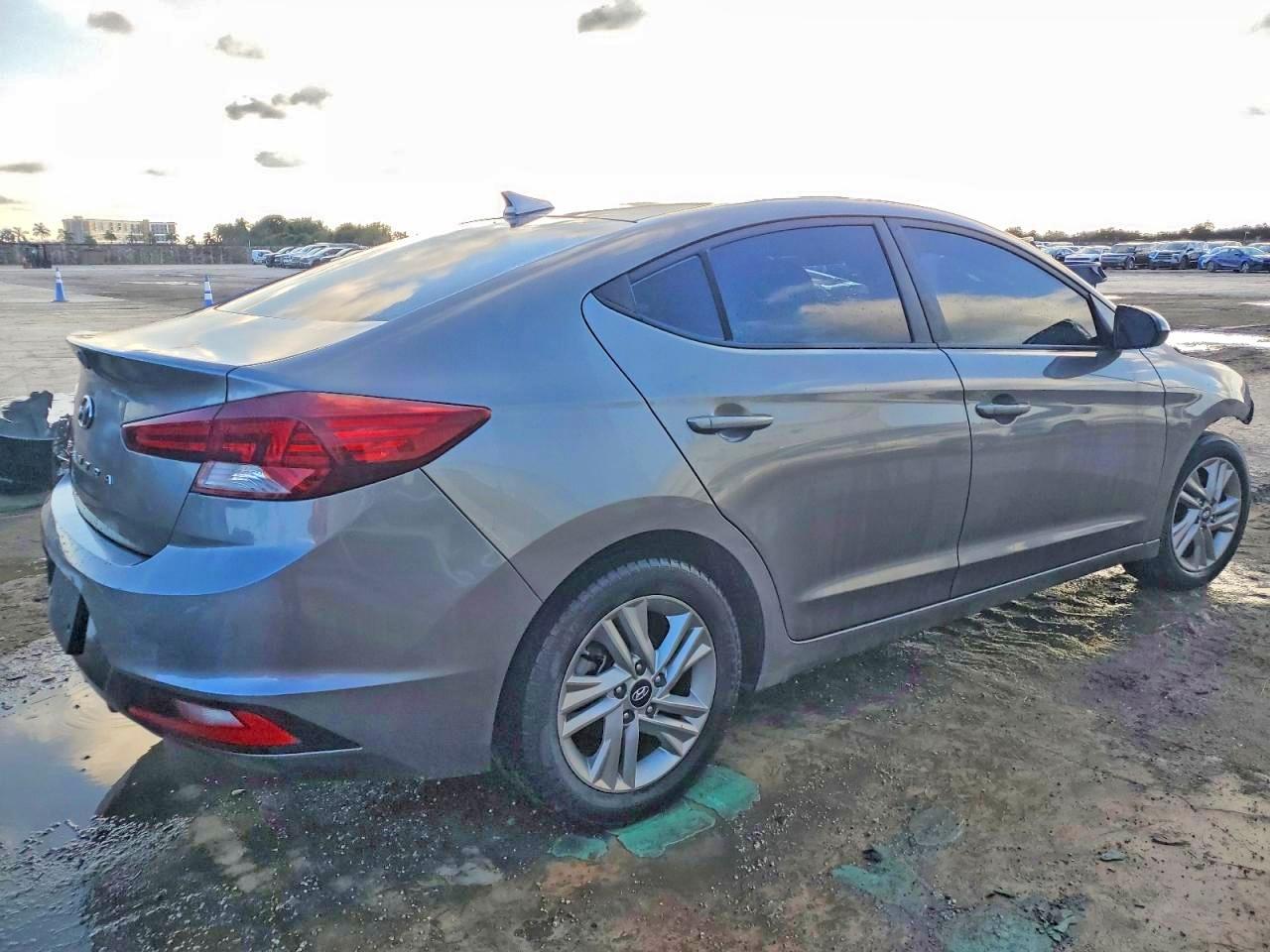 2020 HYUNDAI ELANTRA SEL photo 5