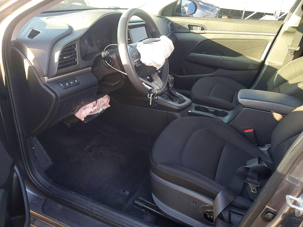 2020 HYUNDAI ELANTRA SEL photo 13
