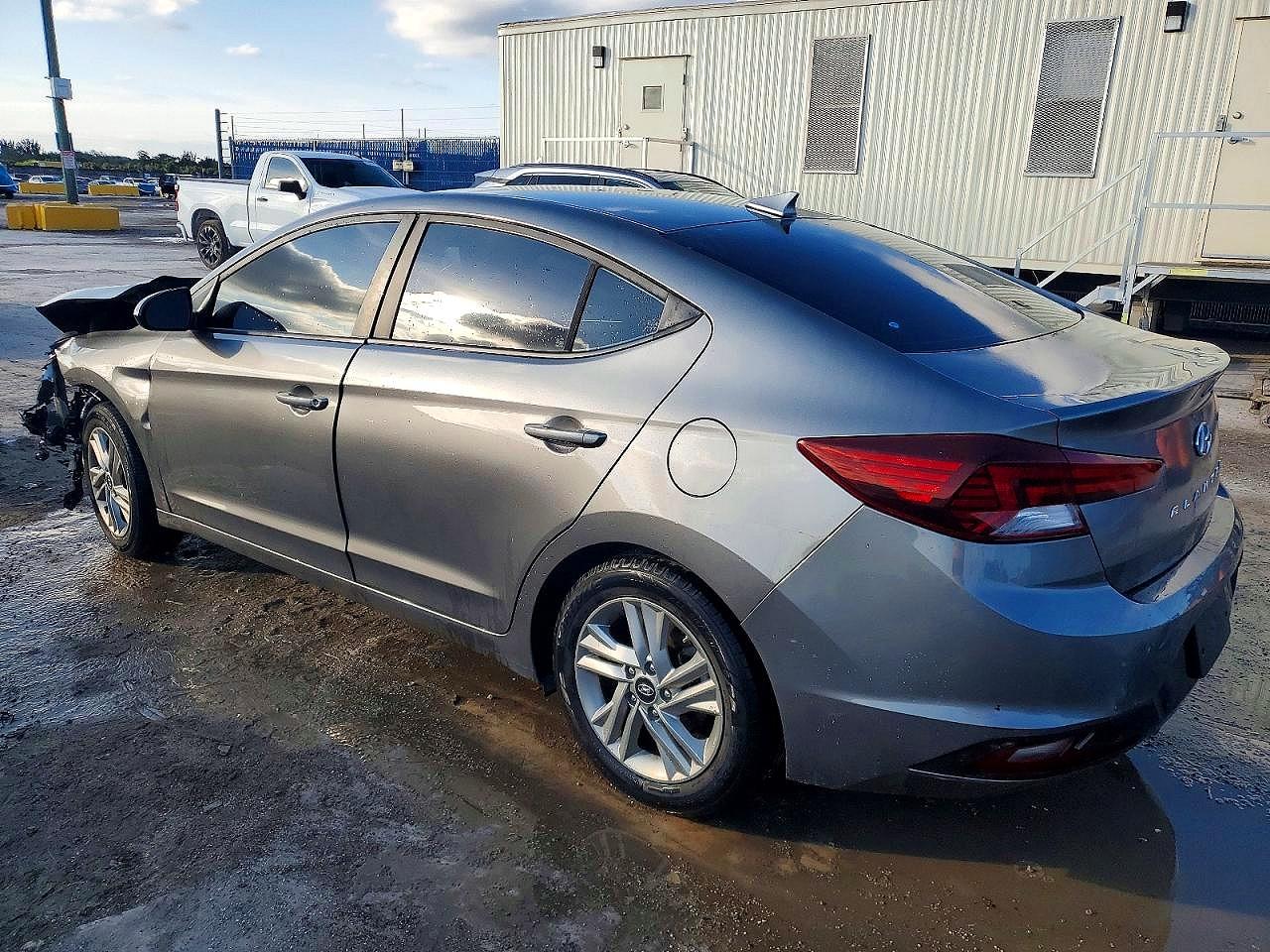 2020 HYUNDAI ELANTRA SEL photo 3