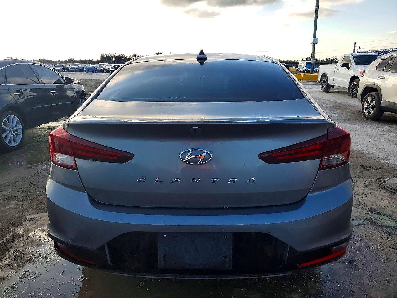 2020 HYUNDAI ELANTRA SEL photo 11