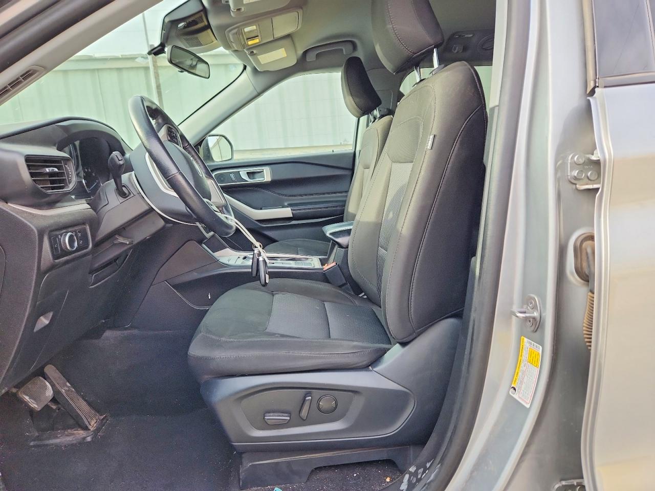 2023 FORD EXPLORER XLT photo 19