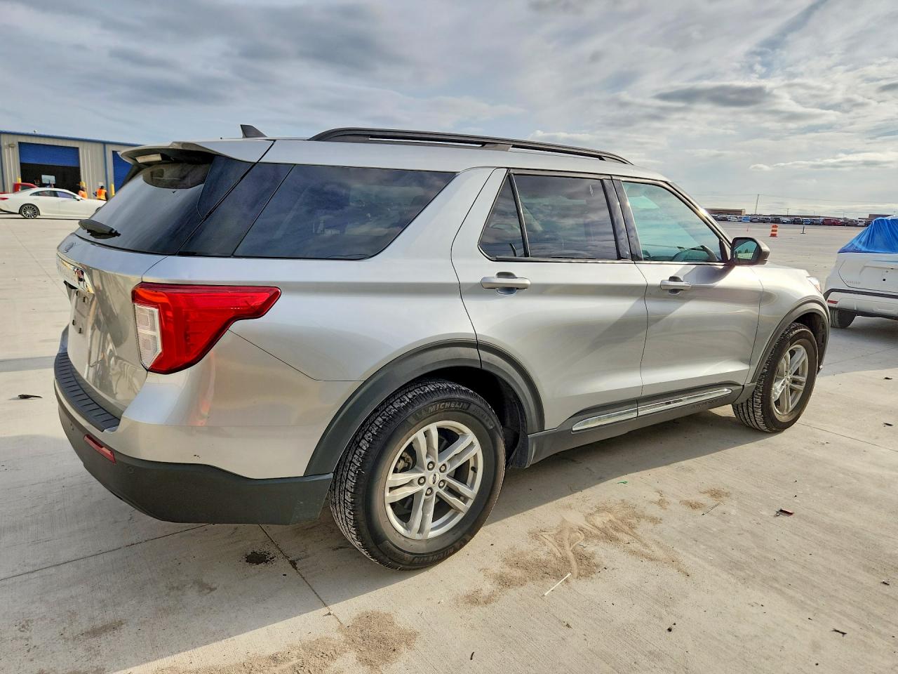 2023 FORD EXPLORER XLT photo 7