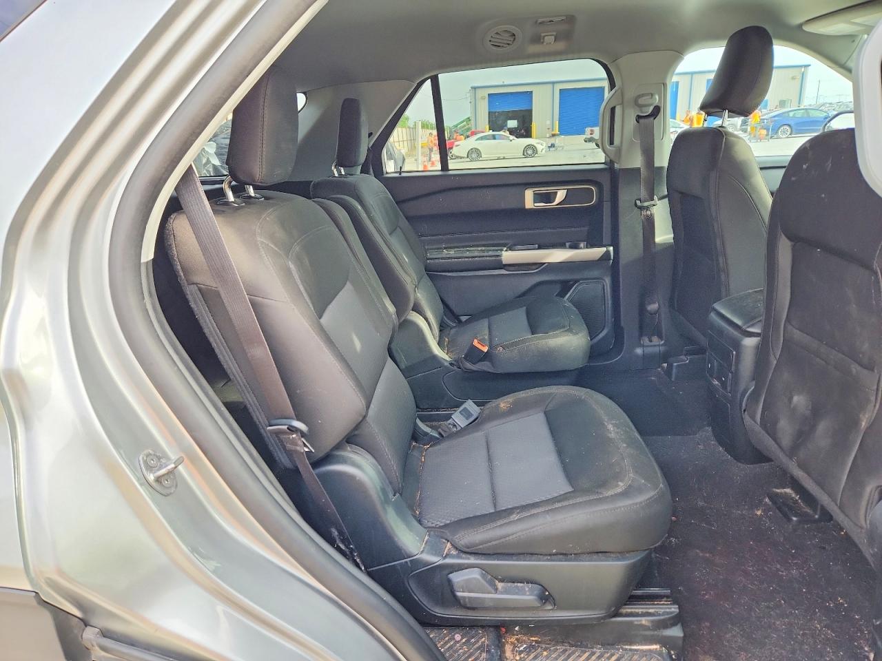 2023 FORD EXPLORER XLT photo 31