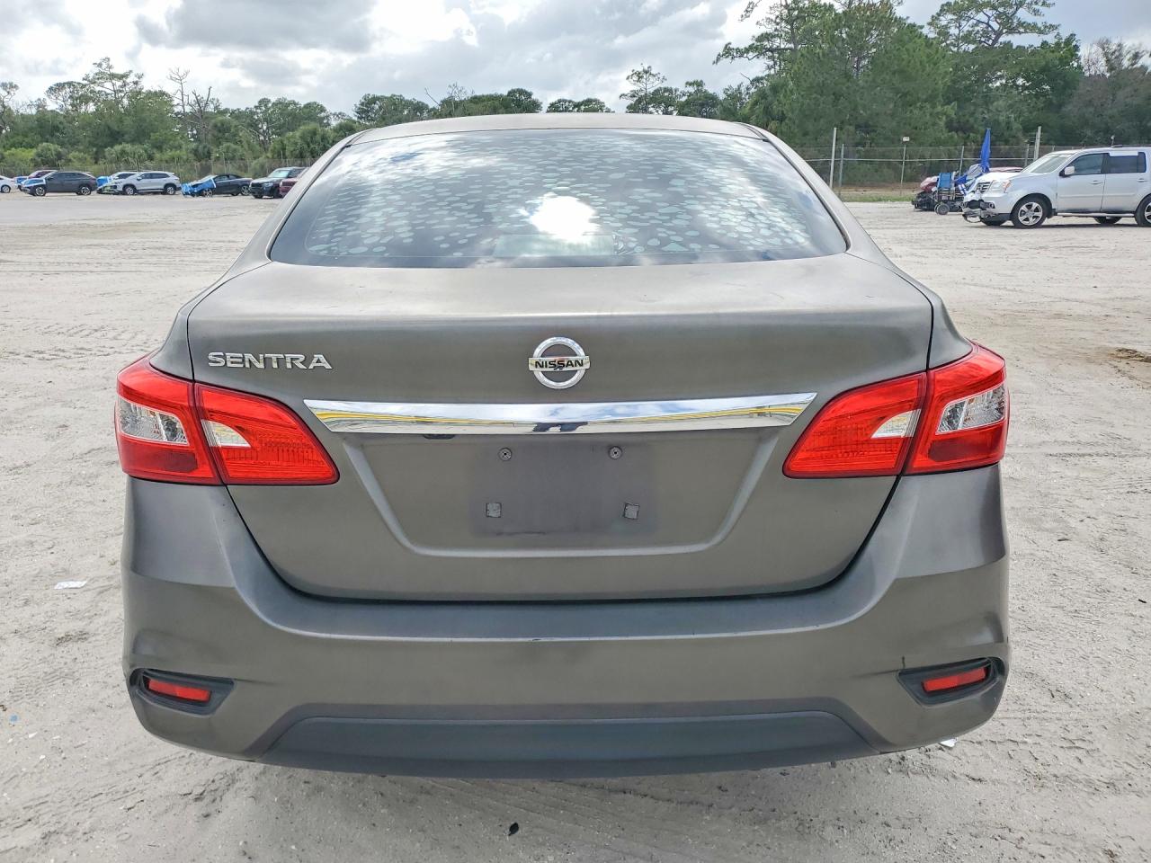 2019 NISSAN SENTRA S photo 11
