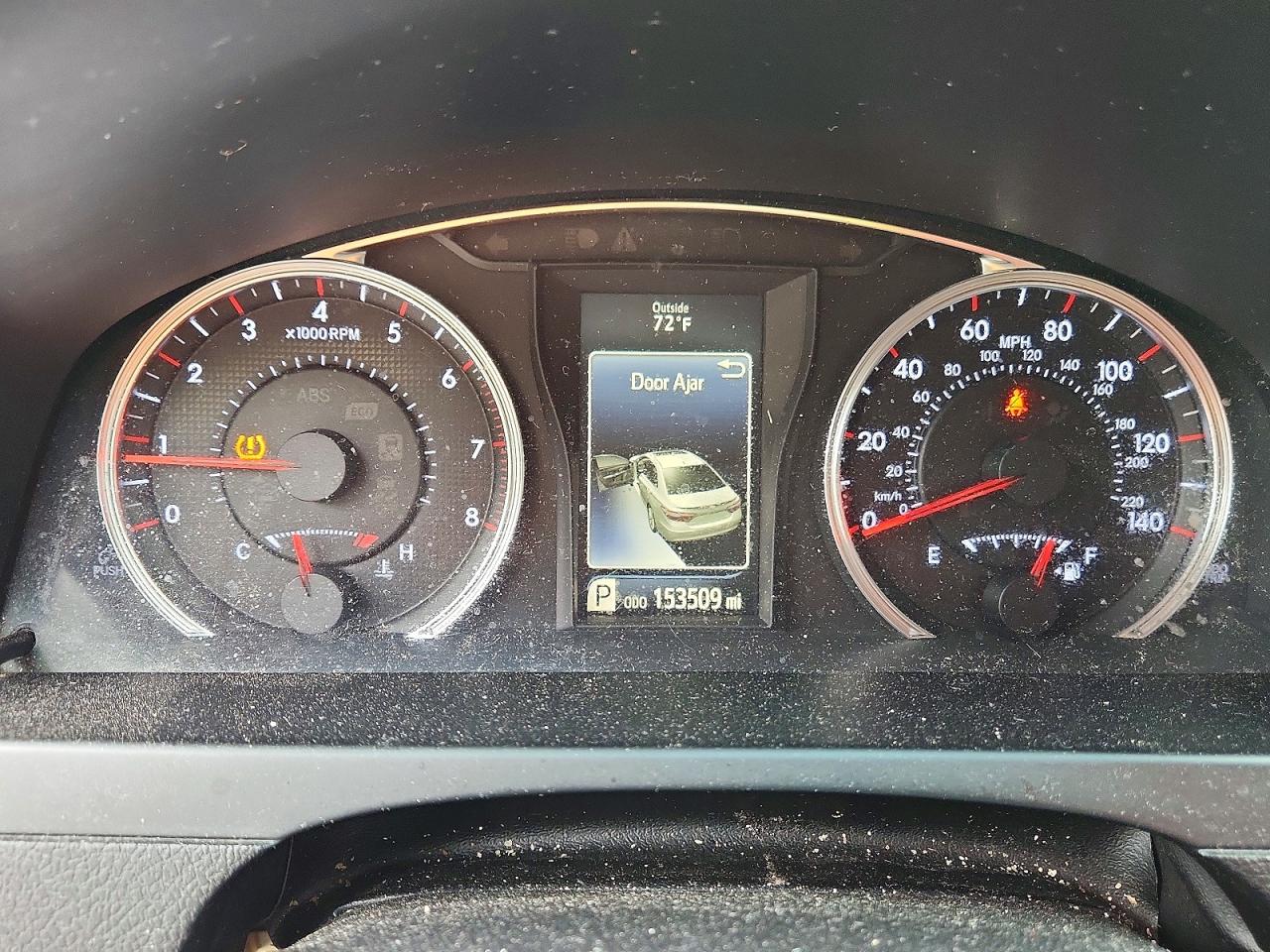 2015 TOYOTA CAMRY SE photo 17