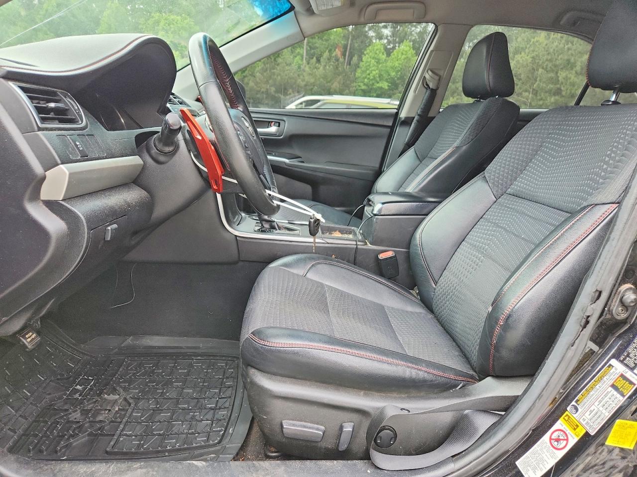 2015 TOYOTA CAMRY SE photo 13