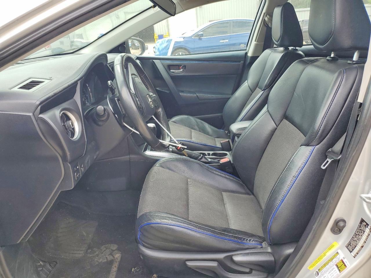 2017 TOYOTA COROLLA SE photo 7