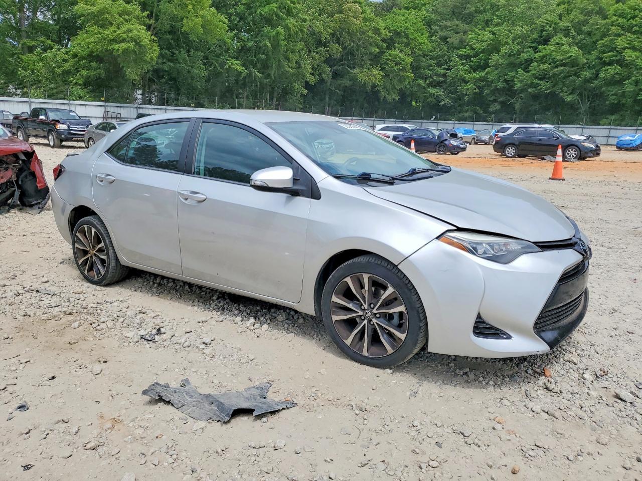2017 TOYOTA COROLLA SE photo 4