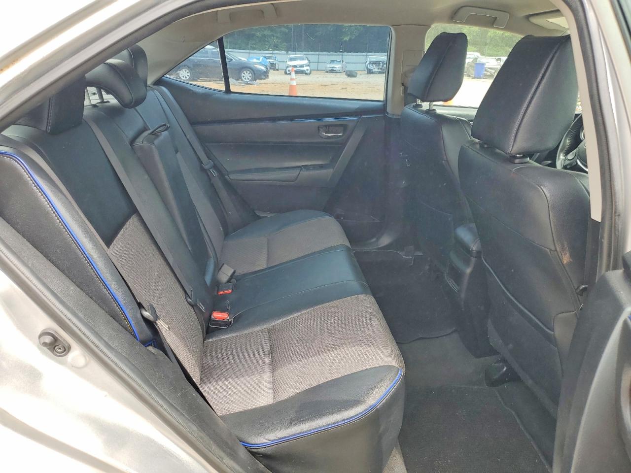 2017 TOYOTA COROLLA SE photo 10