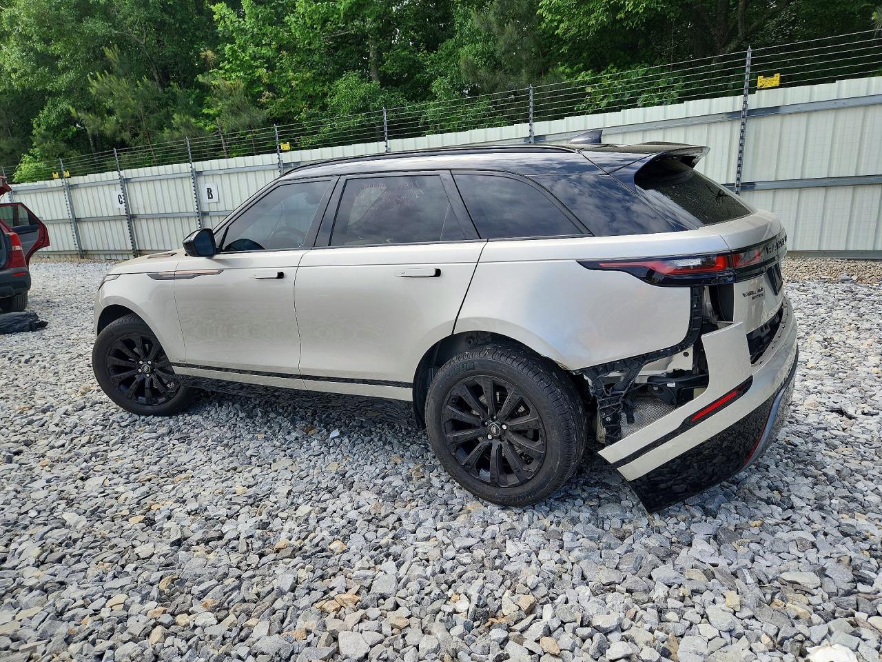 2018 LAND ROVER RANGE ROVER VELAR R-DYNAMIC SE photo 2