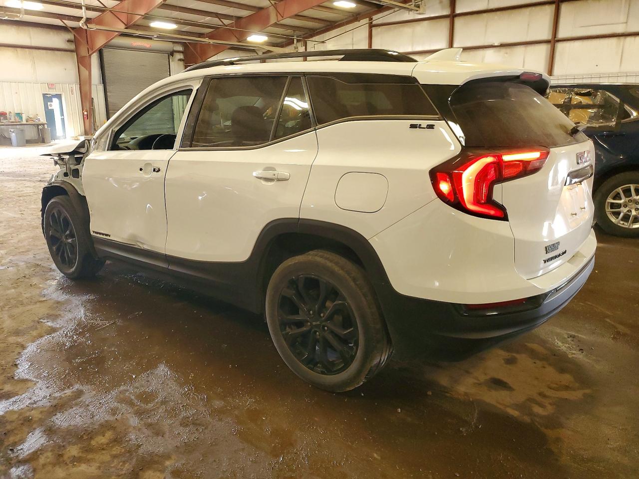 2020 GMC TERRAIN SLE photo 4