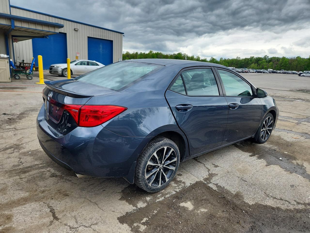 2019 TOYOTA COROLLA SE photo 5