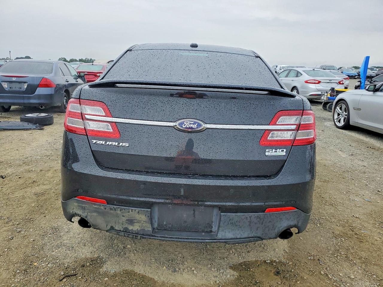 2015 FORD TAURUS SHO photo 11