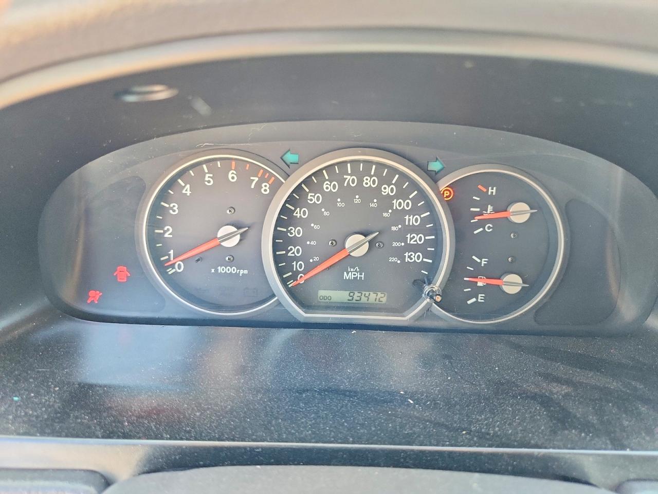 2003 KIA SEDONA LX photo 25