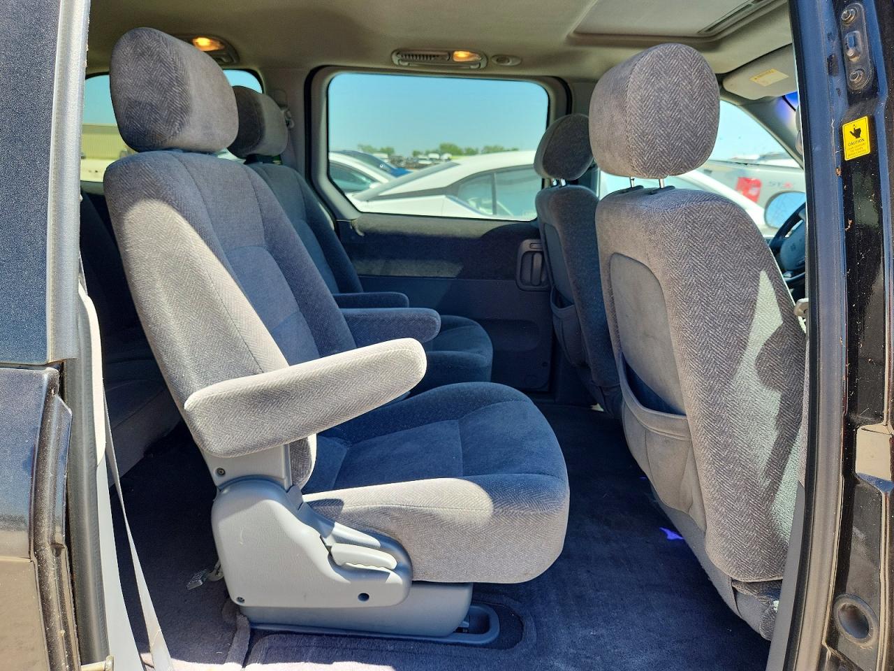 2003 KIA SEDONA LX photo 31