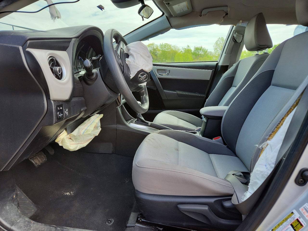 2019 TOYOTA COROLLA LE photo 19
