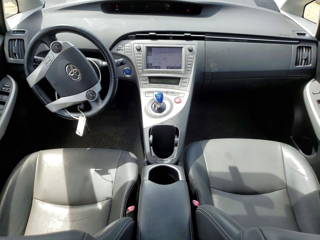 2013 TOYOTA PRIUS FOUR photo 22