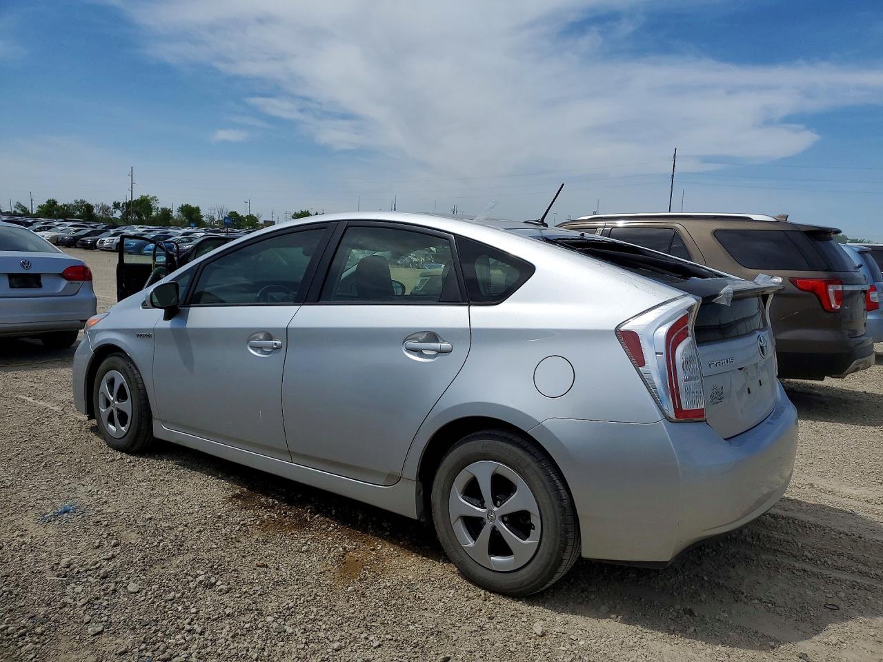 2013 TOYOTA PRIUS FOUR photo 4