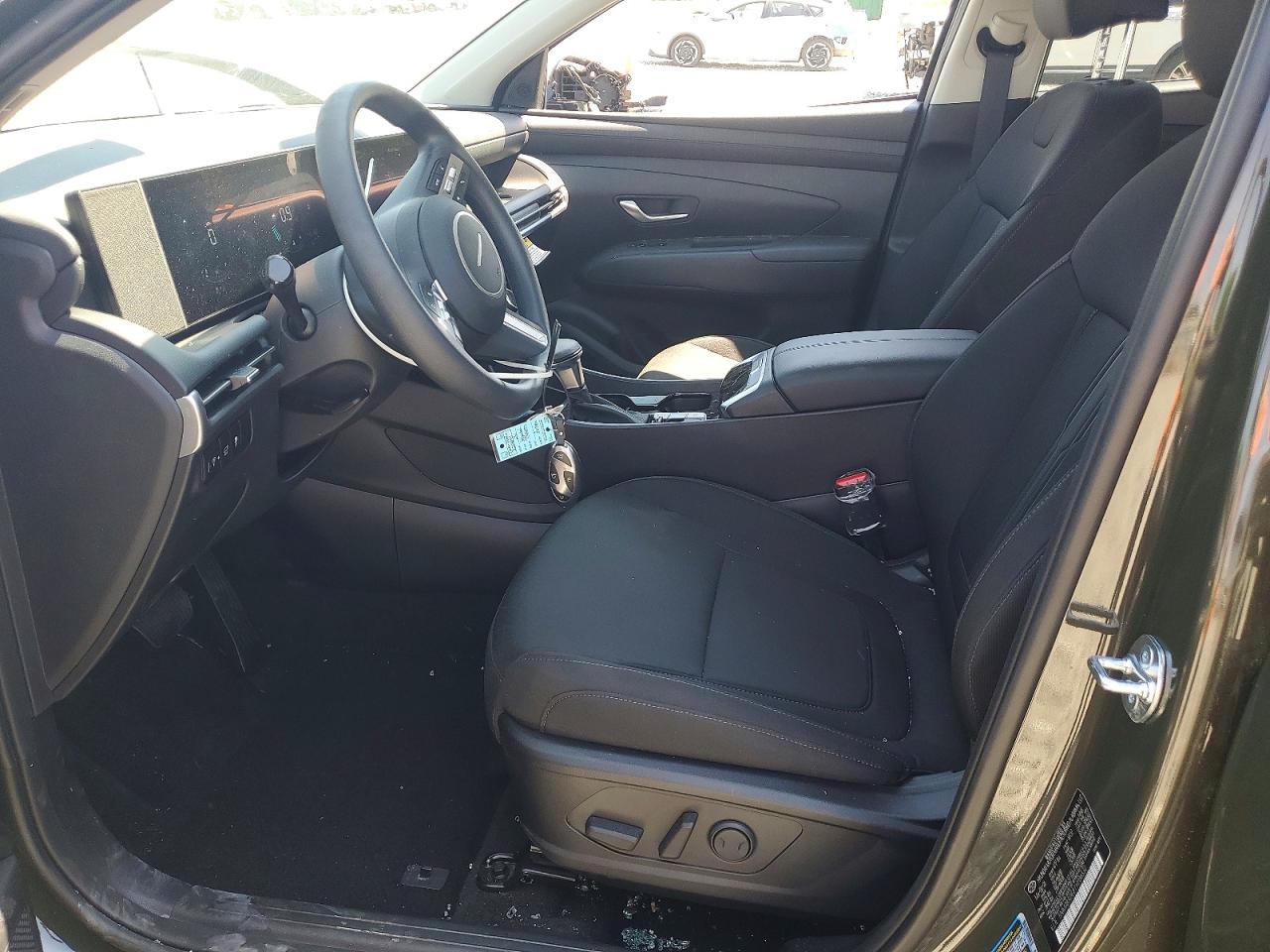 2026 HYUNDAI TUCSON SEL photo 19