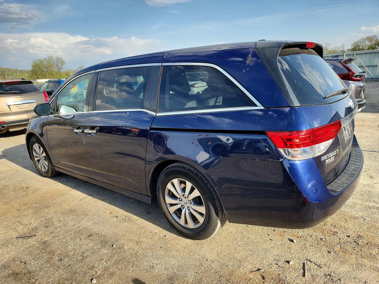 2016 HONDA ODYSSEY SE photo 3