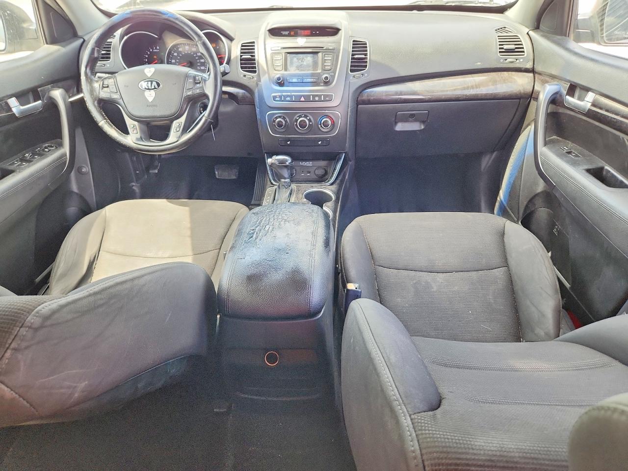 2014 KIA SORENTO LX photo 15