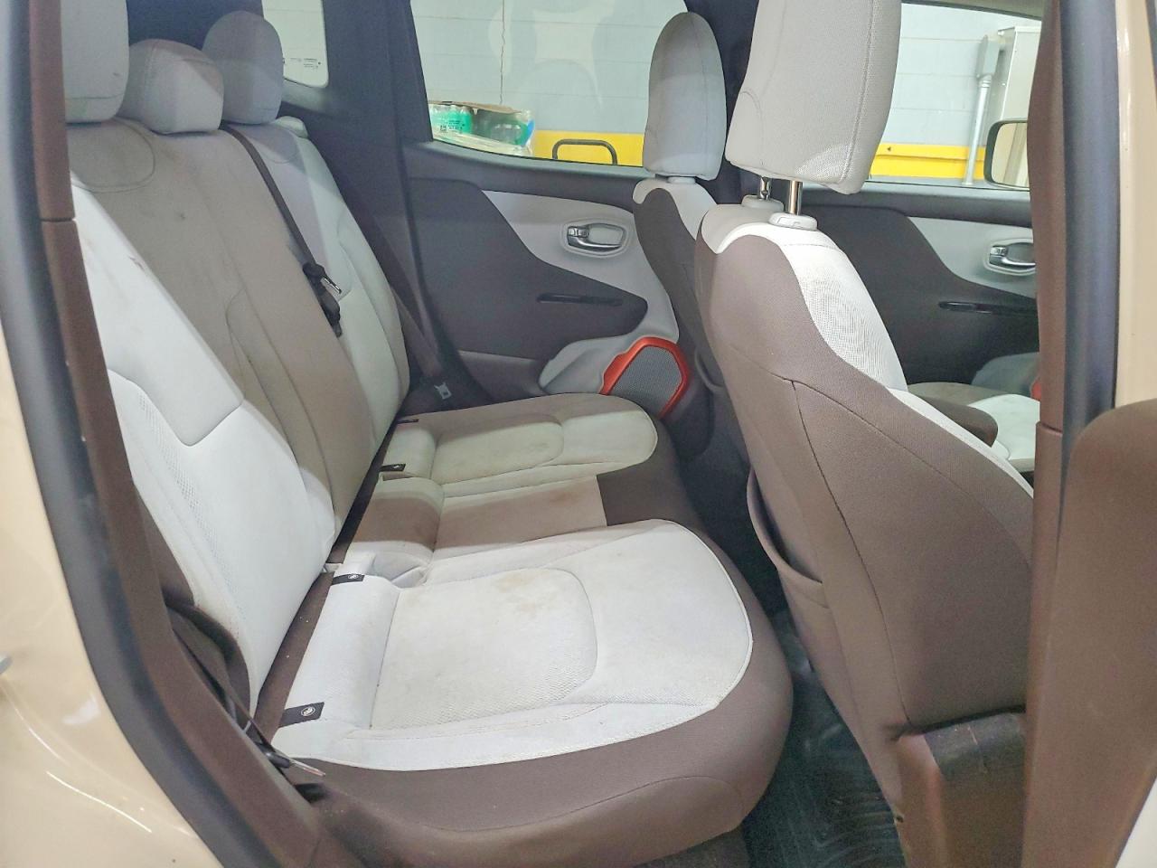2015 JEEP RENEGADE LATITUDE photo 31