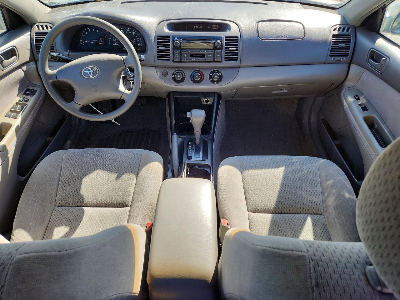 2004 TOYOTA CAMRY LE photo 15