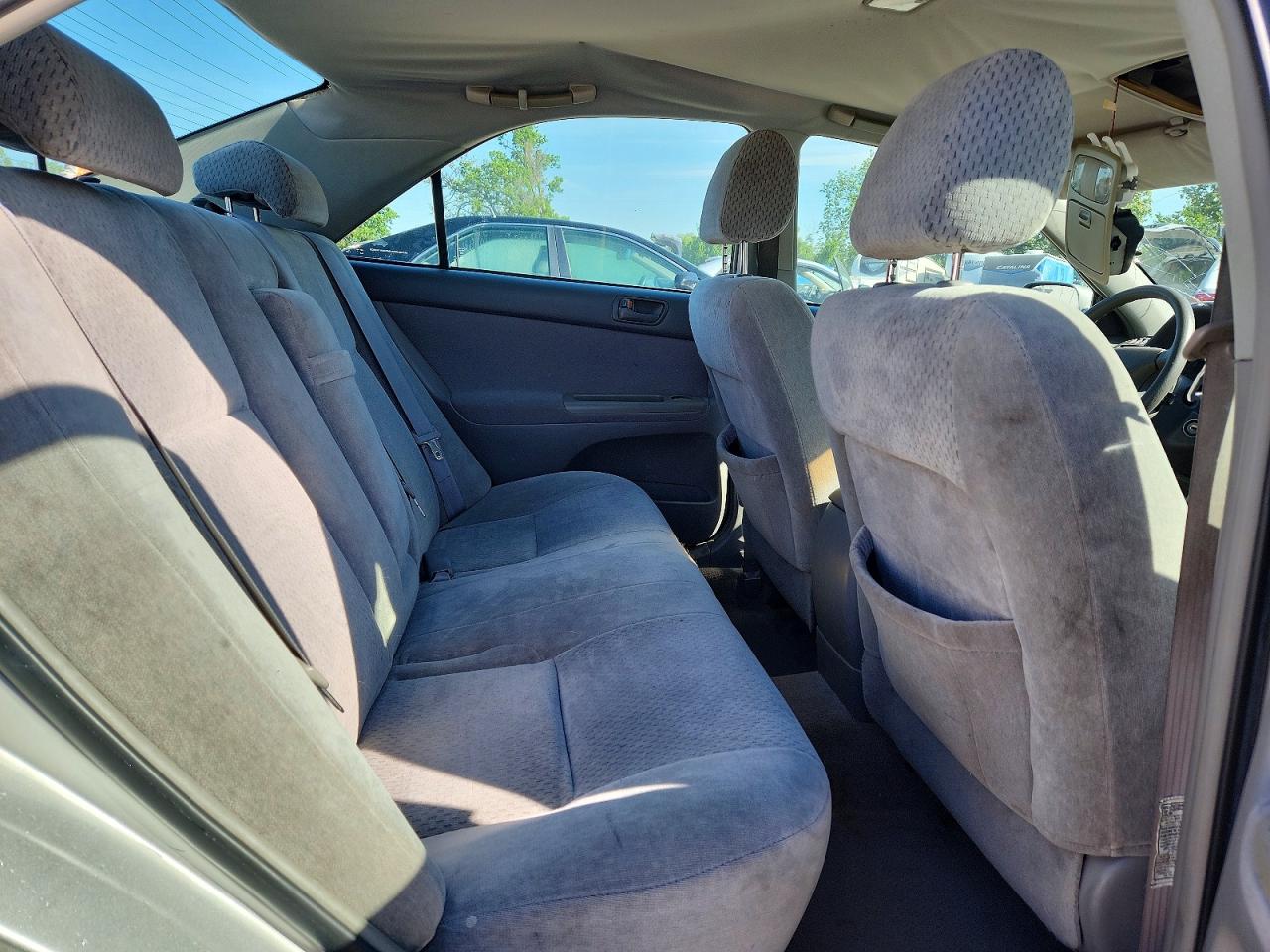 2004 TOYOTA CAMRY LE photo 19