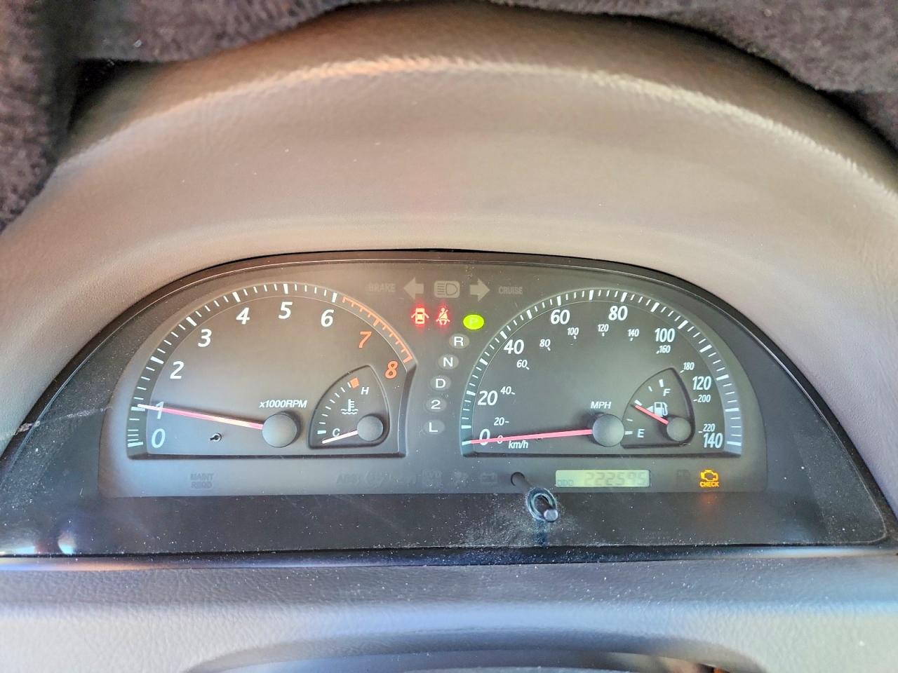 2004 TOYOTA CAMRY LE photo 17