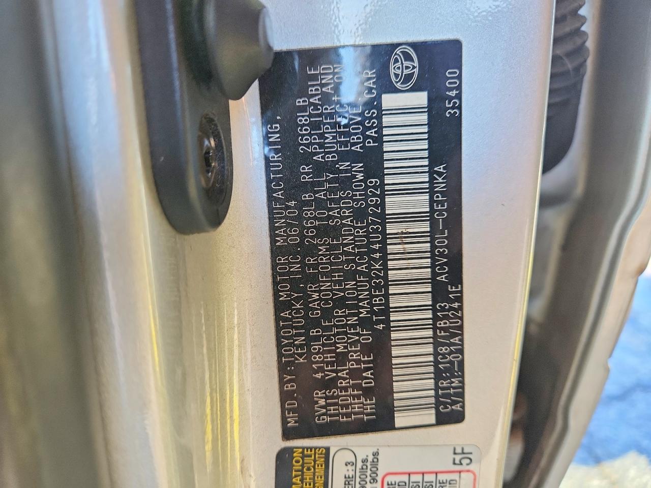 2004 TOYOTA CAMRY LE photo 23
