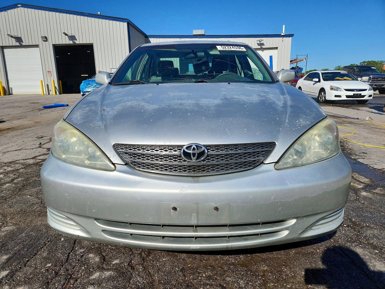 2004 TOYOTA CAMRY LE photo 9