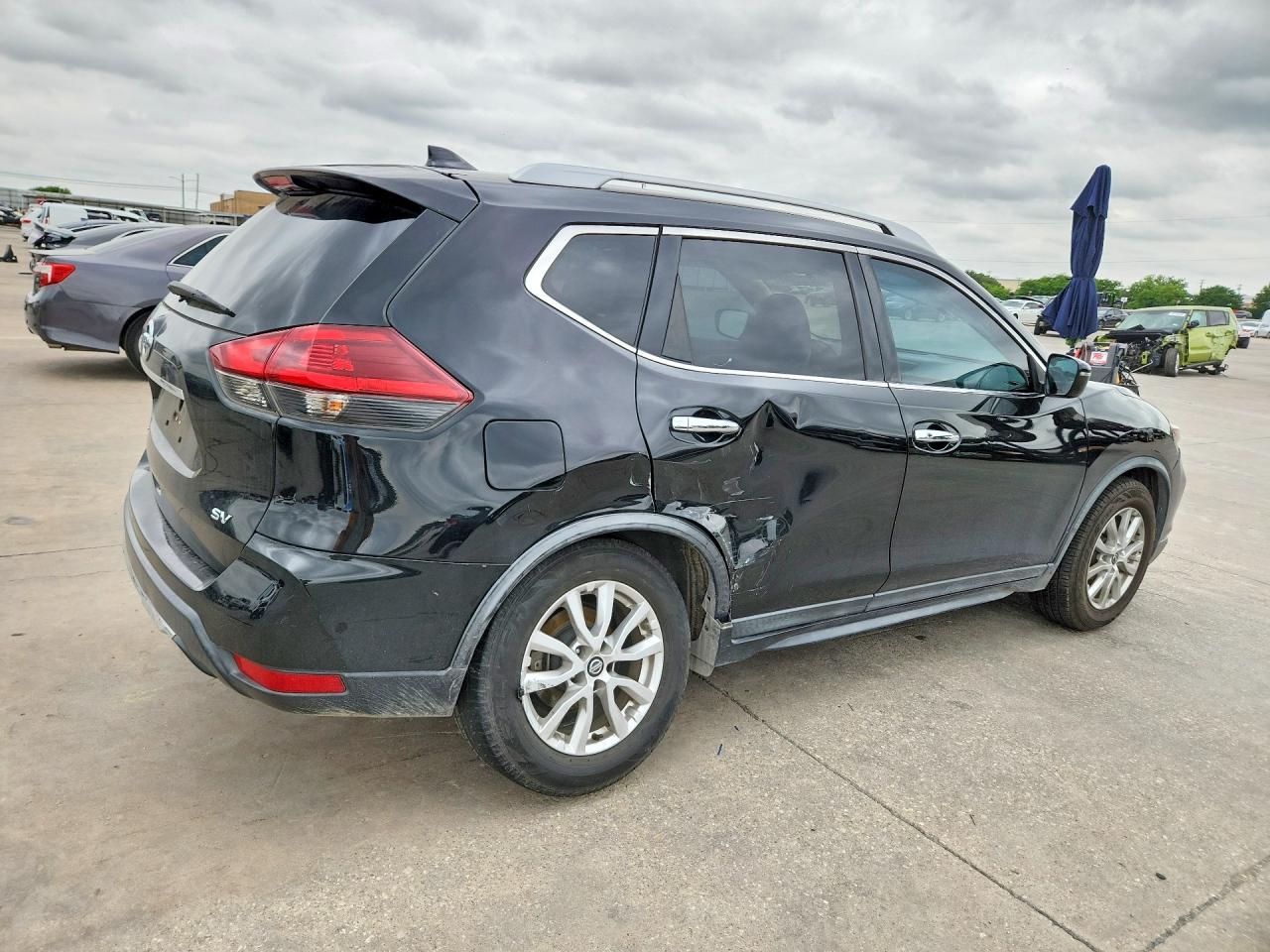 2018 NISSAN ROGUE SV photo 3