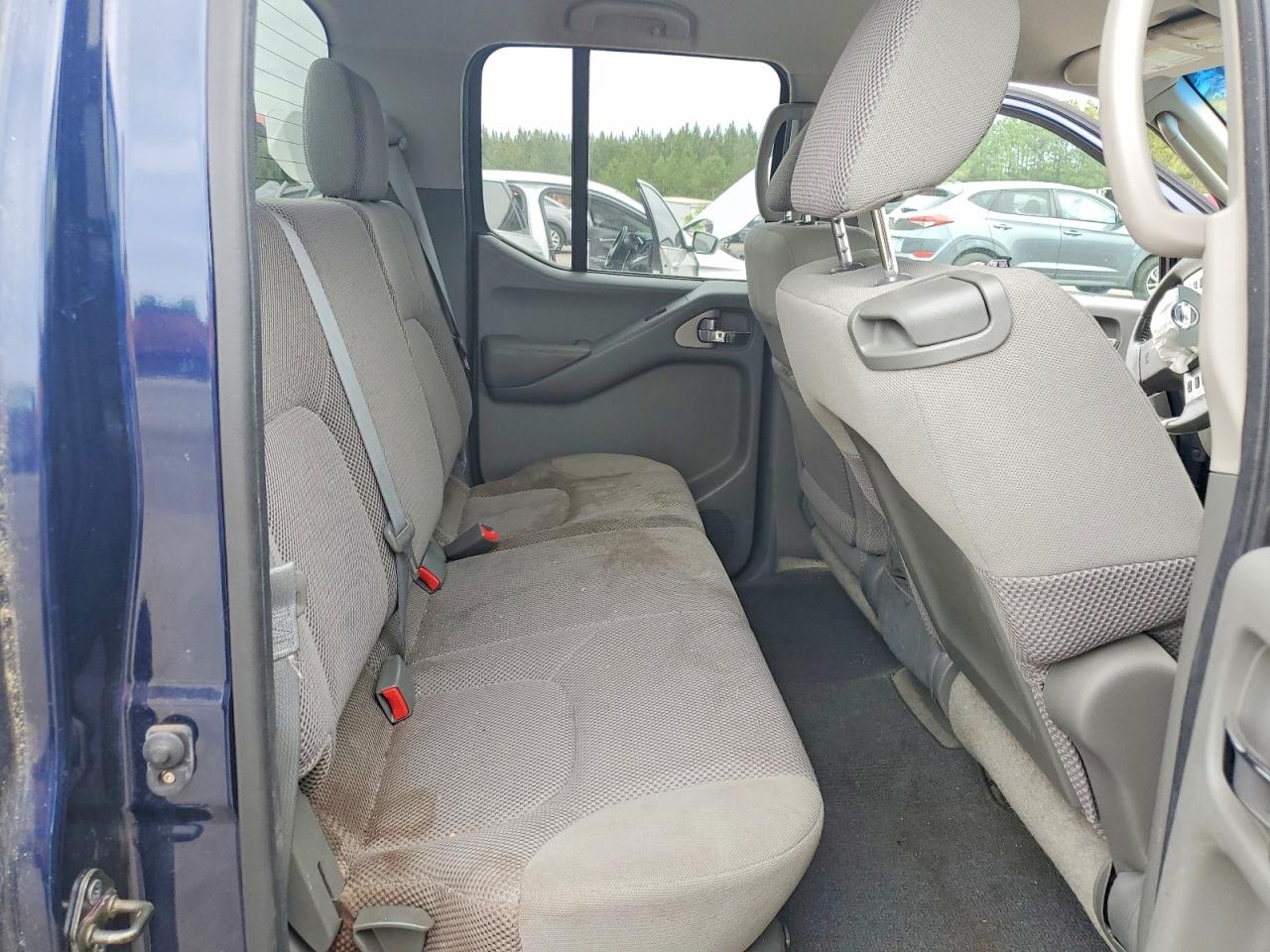 2011 NISSAN FRONTIER S photo 28