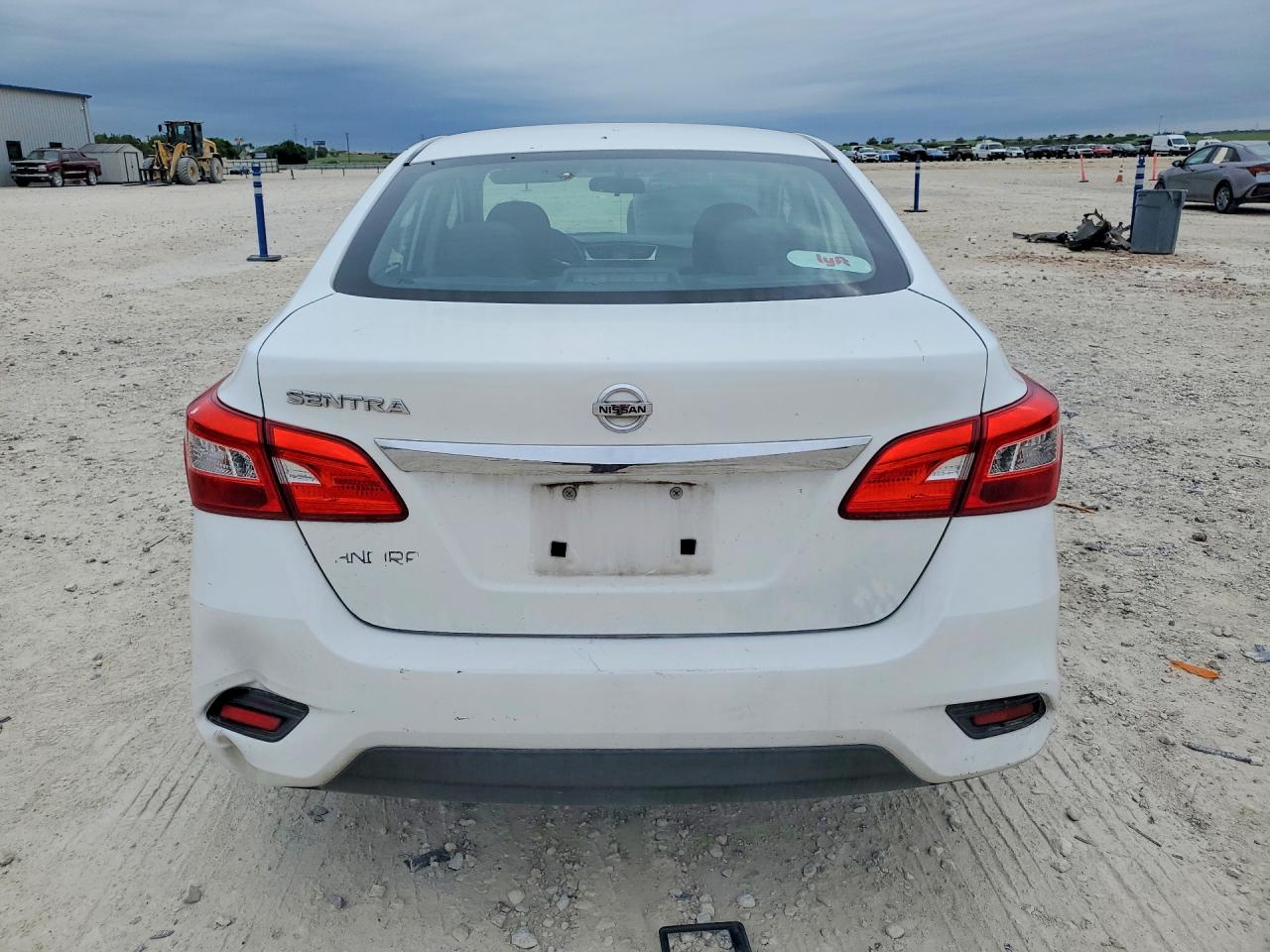 2016 NISSAN SENTRA S photo 11