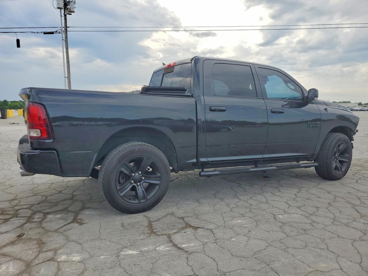 2016 RAM 1500 SPORT photo 5