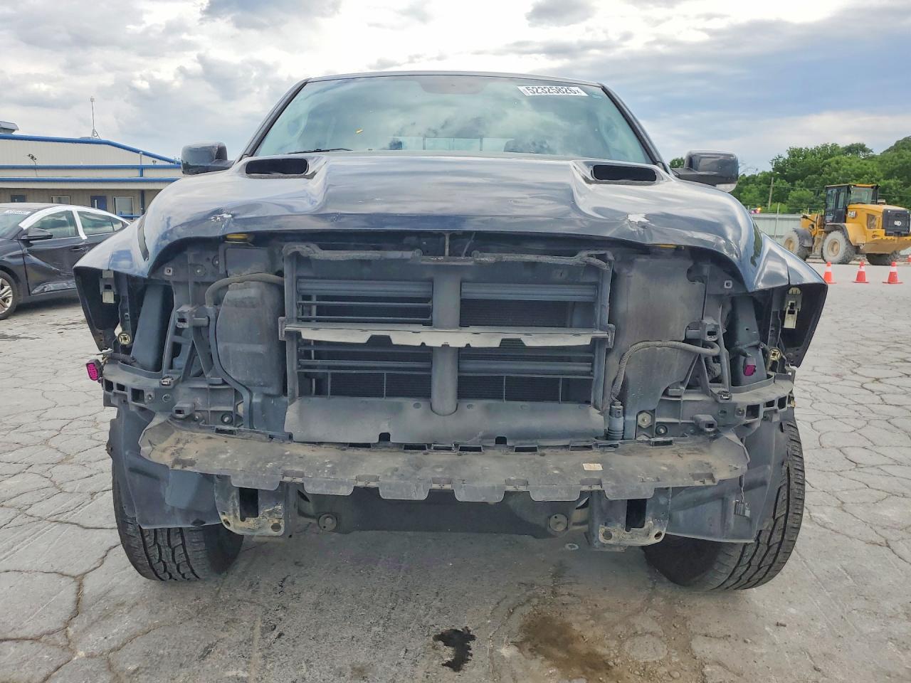 2016 RAM 1500 SPORT photo 9