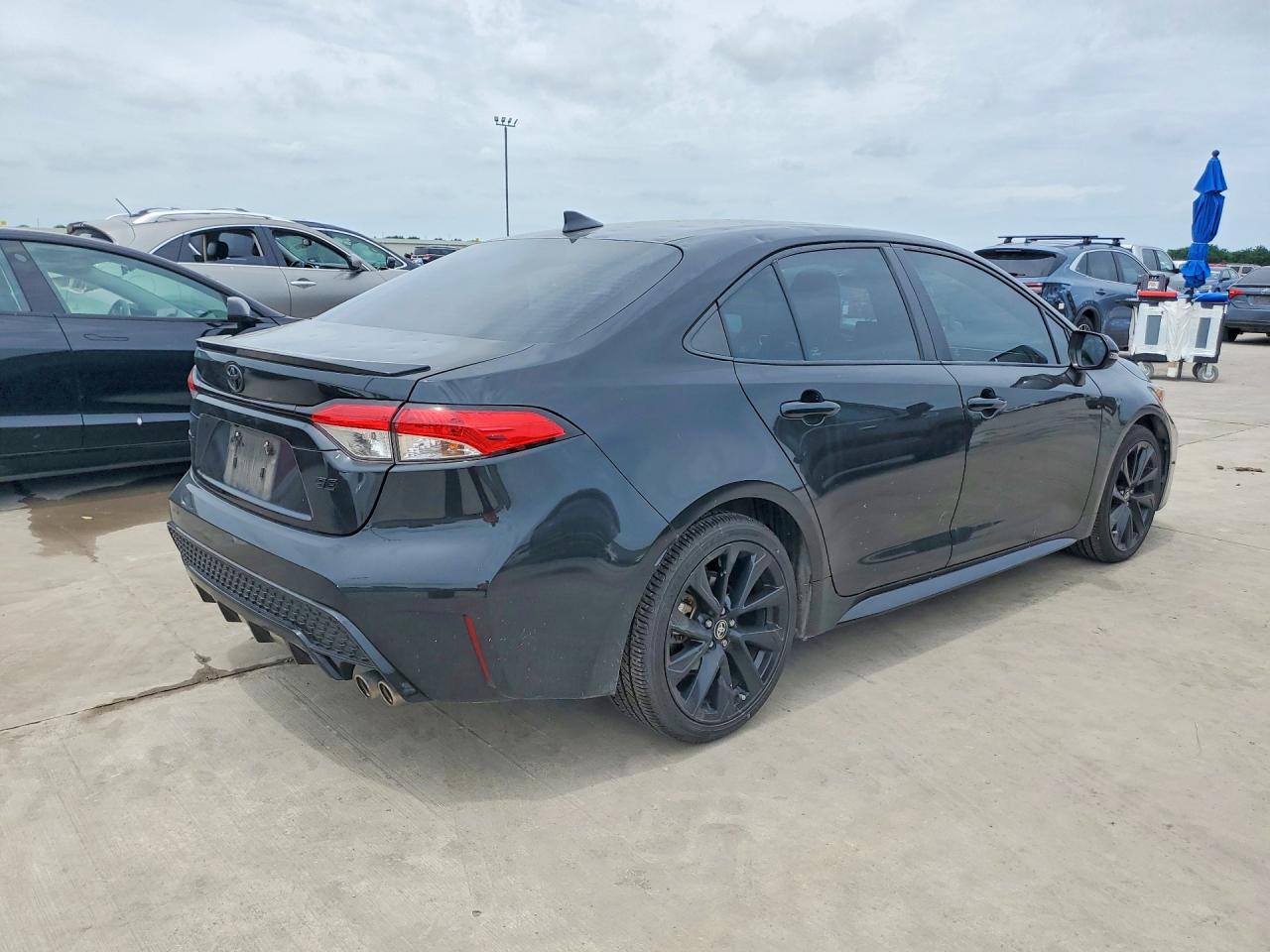 2022 TOYOTA COROLLA SE NIGHTSHADE EDITION photo 5