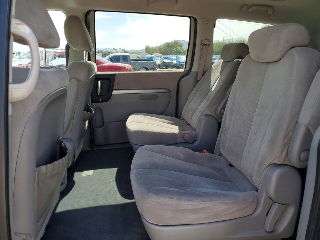 2008 HYUNDAI ENTOURAGE GLS photo 31