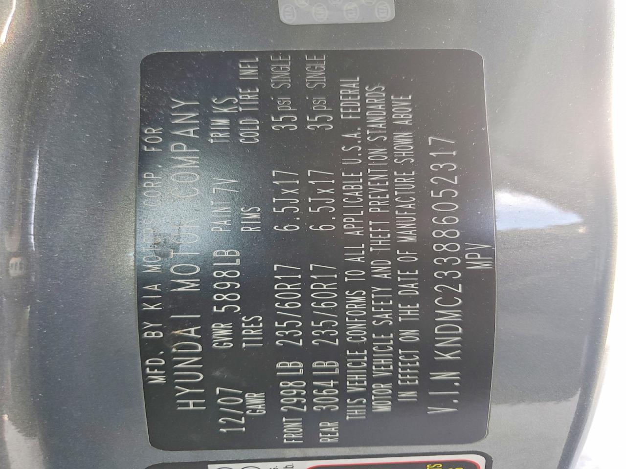 2008 HYUNDAI ENTOURAGE GLS photo 37