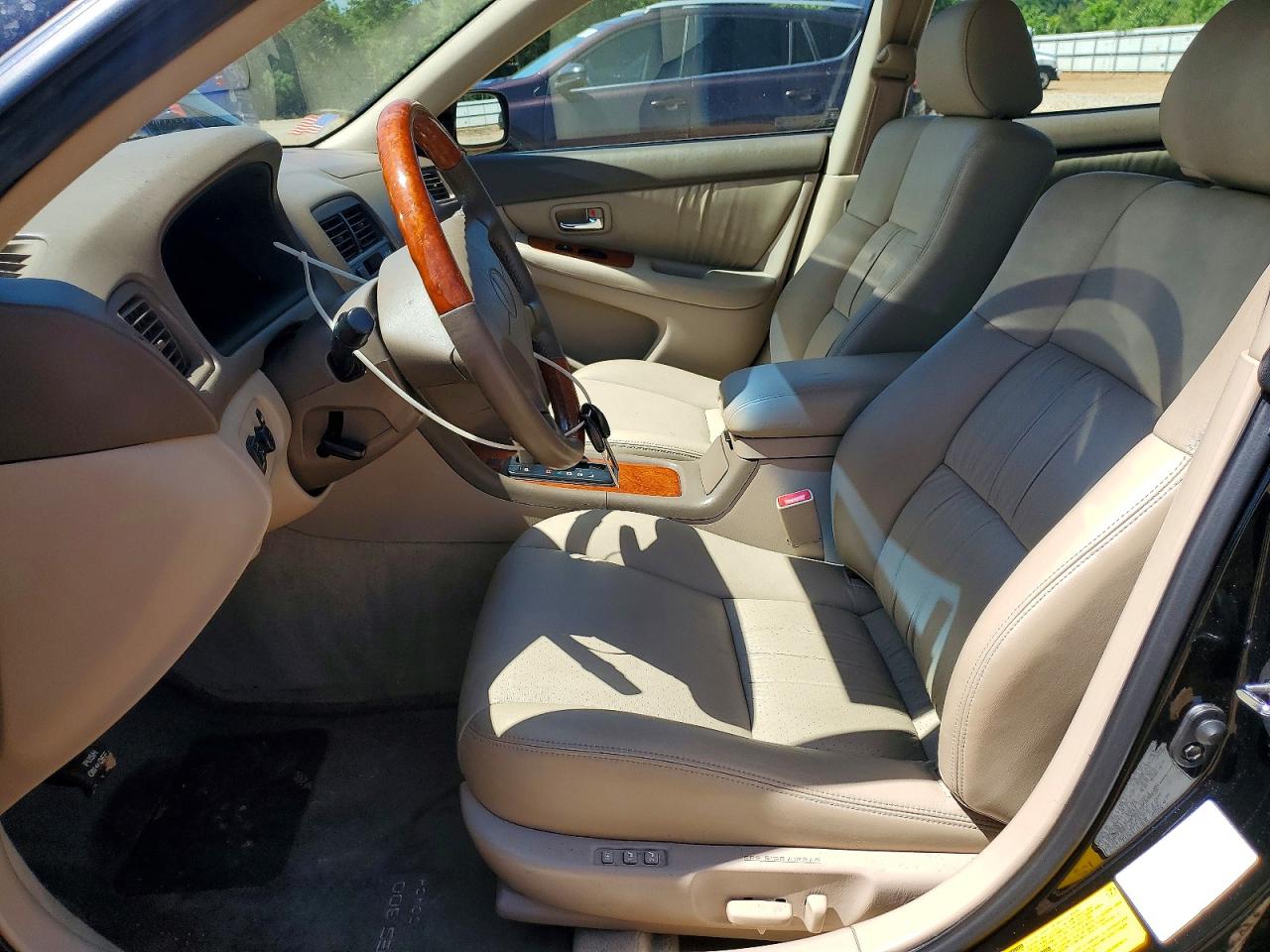 2001 LEXUS ES 300 photo 19