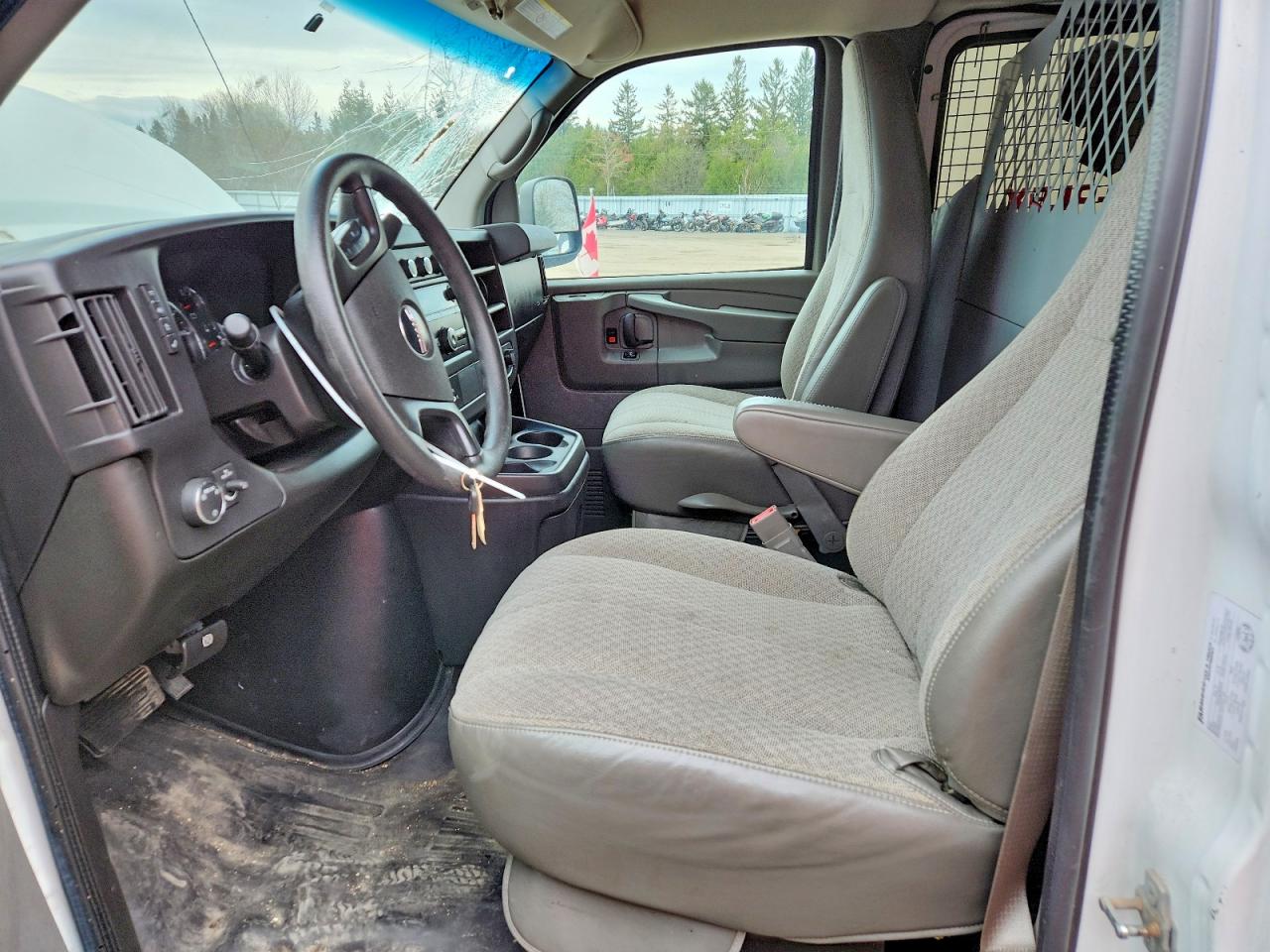 2015 GMC SAVANA G2500 photo 19