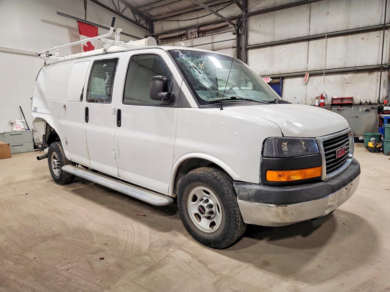 2015 GMC SAVANA G2500 photo 10