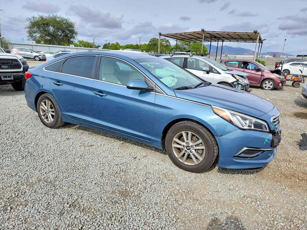 2017 HYUNDAI SONATA SE photo 10