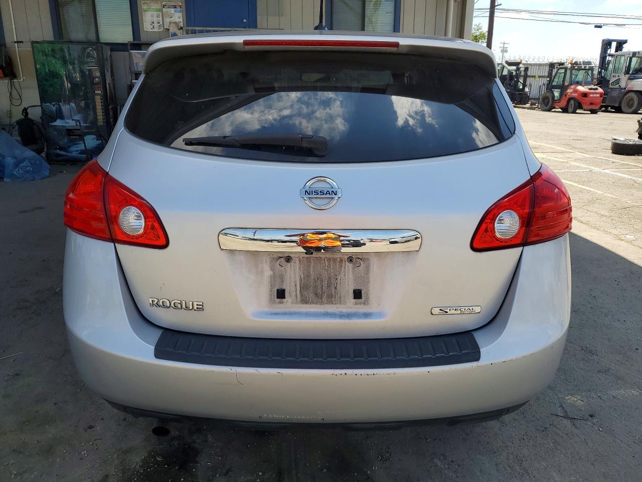 2013 NISSAN ROGUE S photo 6