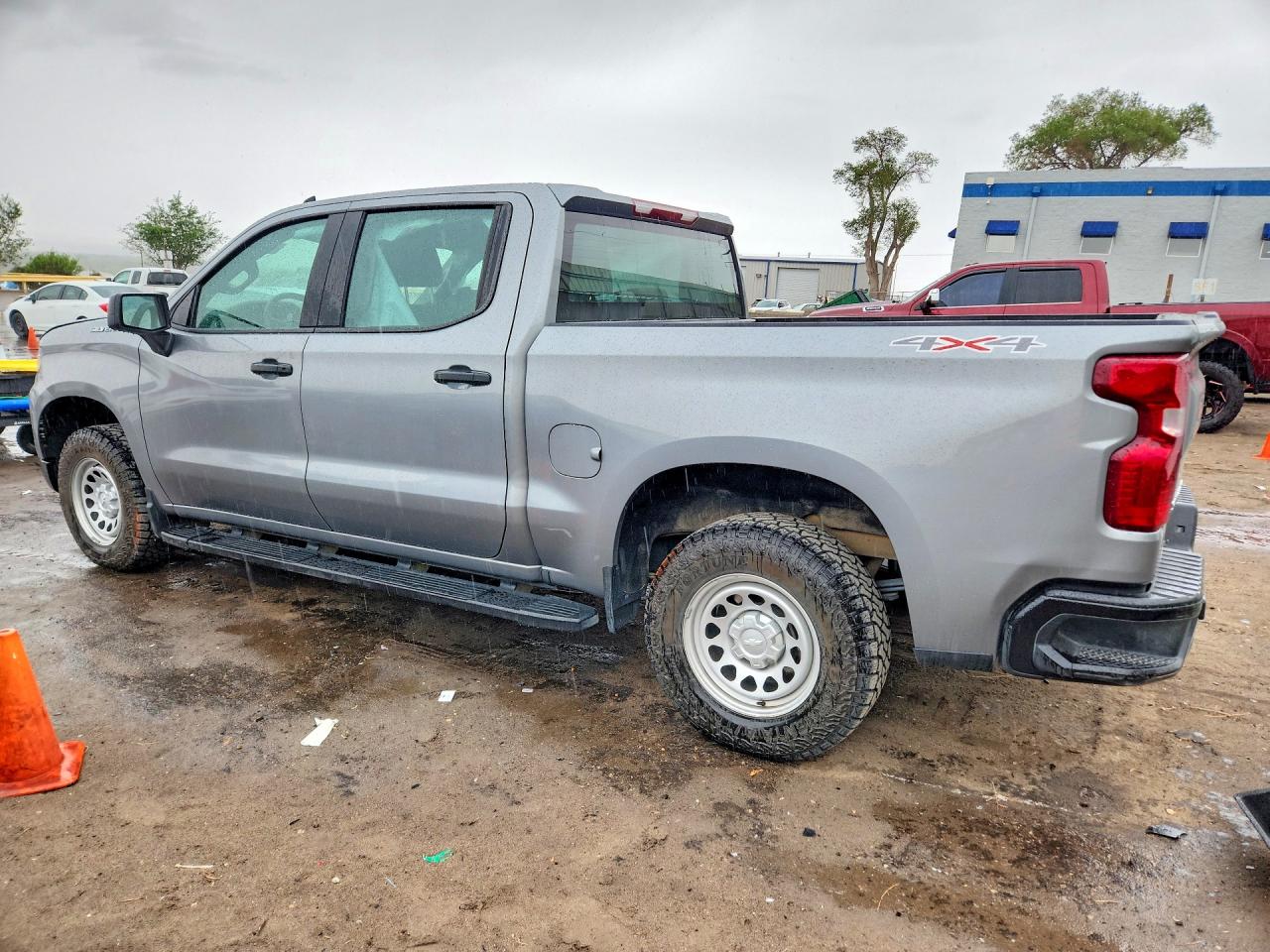2024 CHEVROLET SILVERADO K1500 photo 3