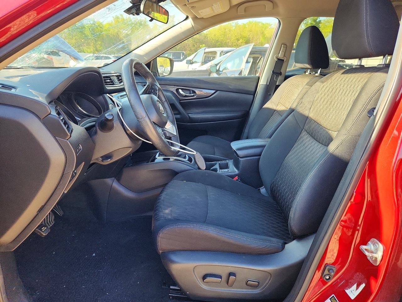2019 NISSAN ROGUE SV photo 13
