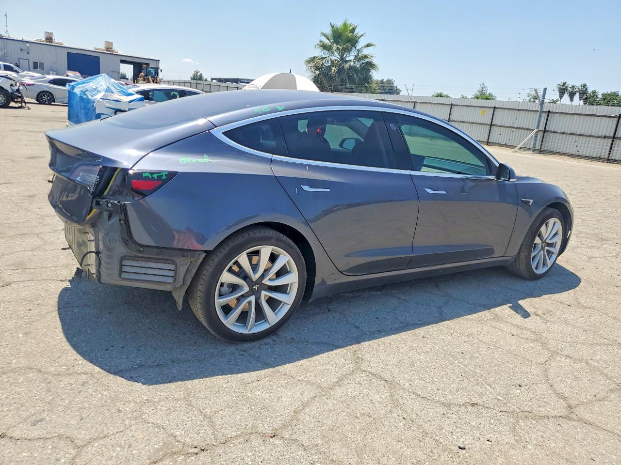 2018 TESLA MODEL 3 photo 5