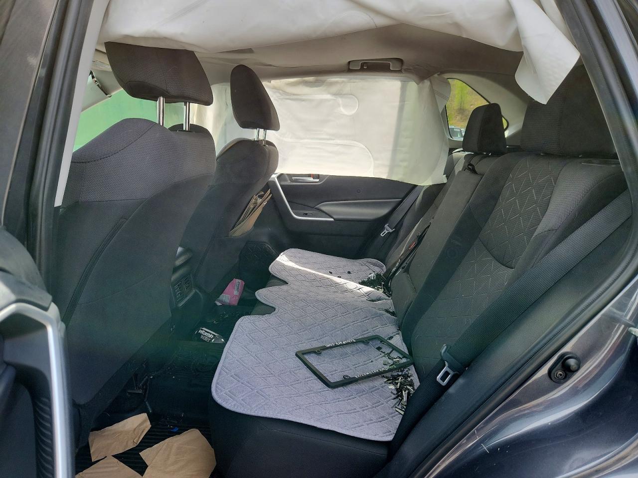 2019 TOYOTA RAV4 XLE photo 21