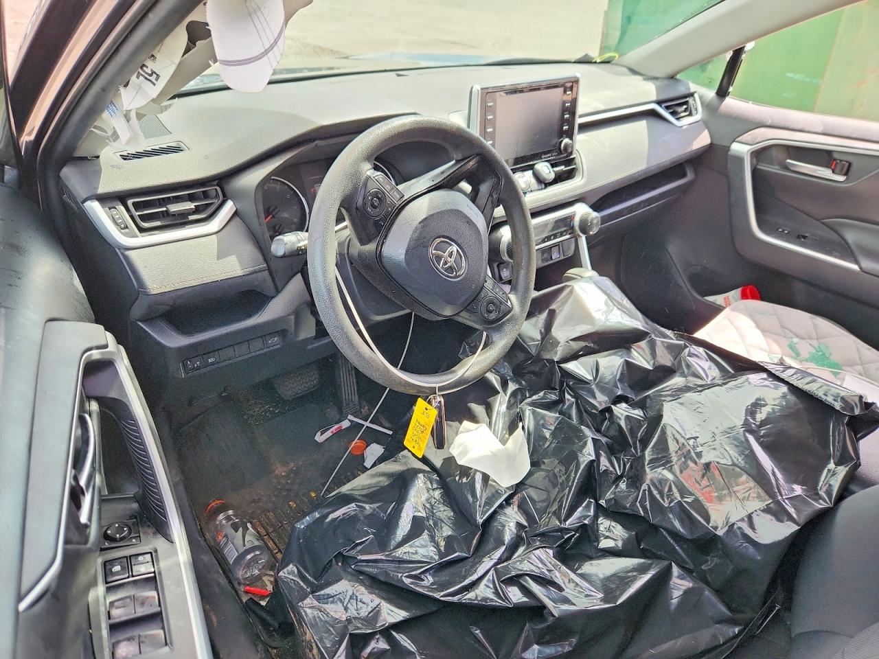 2019 TOYOTA RAV4 XLE photo 15